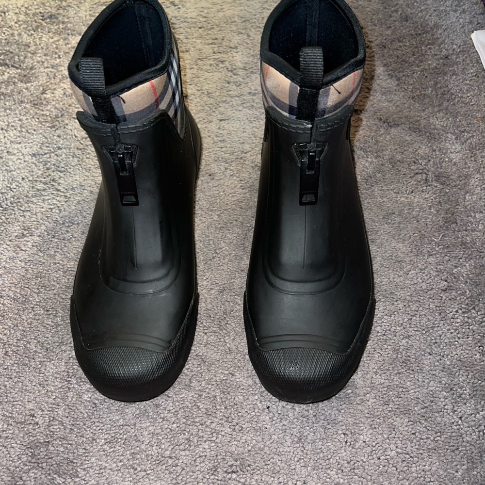 Burberry boots